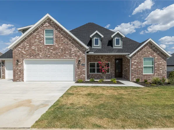 1448 N Pershing St, Fayetteville, AR 72704