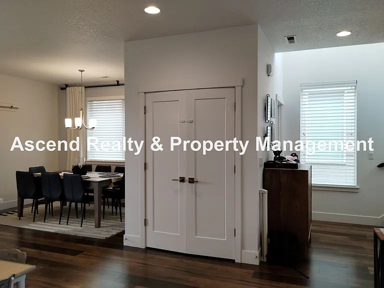 958 SW Adrian Ter — Photo 12