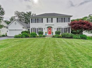 832 Arlberg Cir, Webster, NY 14580