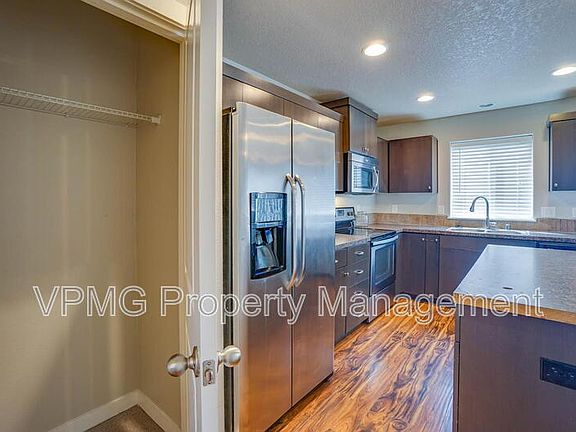 4th image of 6117 NE 105th Ave