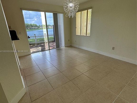 2nd image of 2808 SE 16th Ave #123