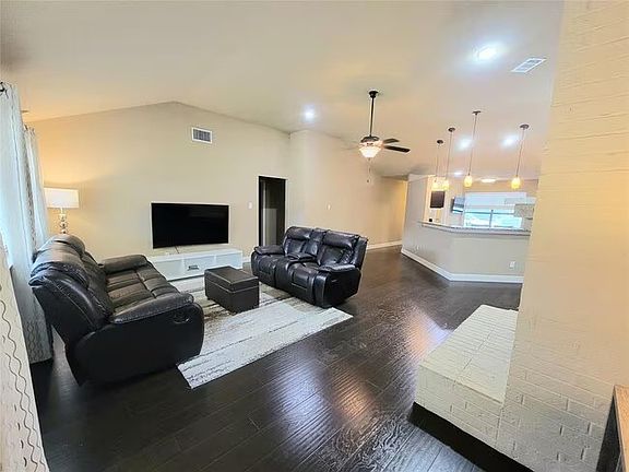 2nd image of 213 Springridge Ln