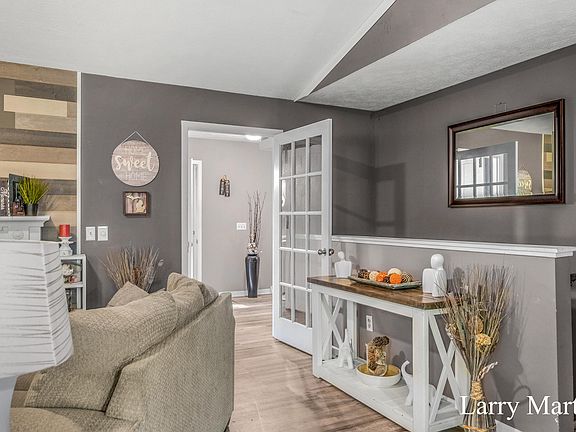 3rd image of 4063 Chamberlain Ave SE