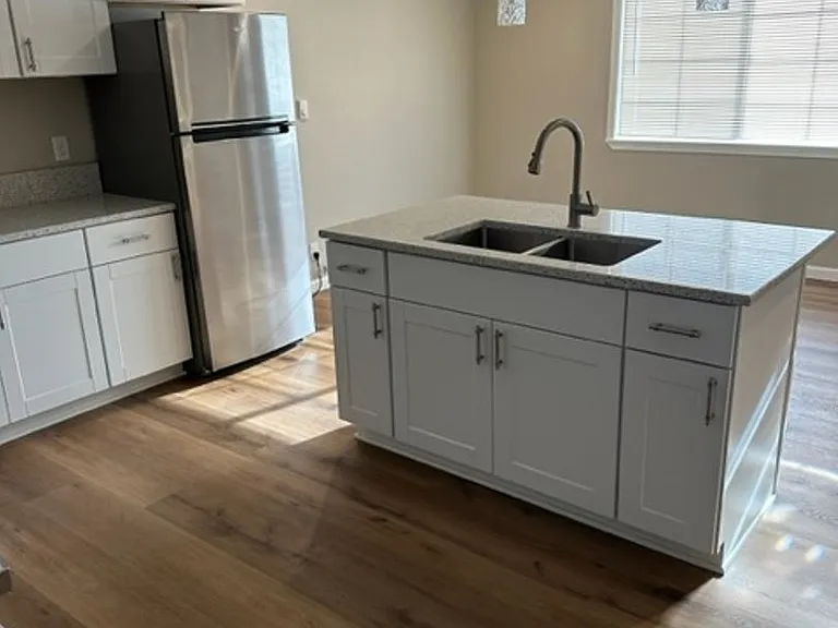 1403 College St #1417 — Photo 1