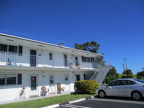 3rd image of 1111 Lake Ter APT C212