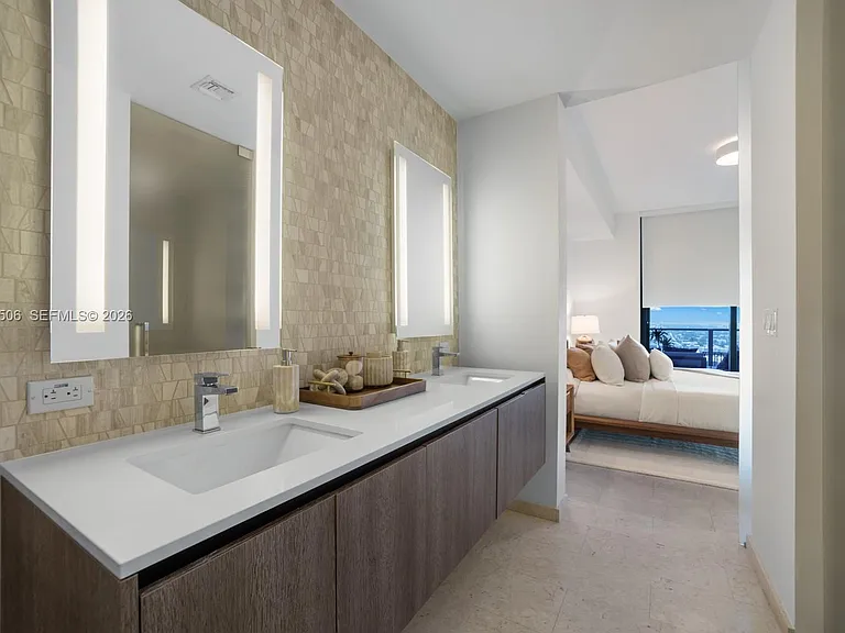 88 SW 7th St #2406 — Photo 15