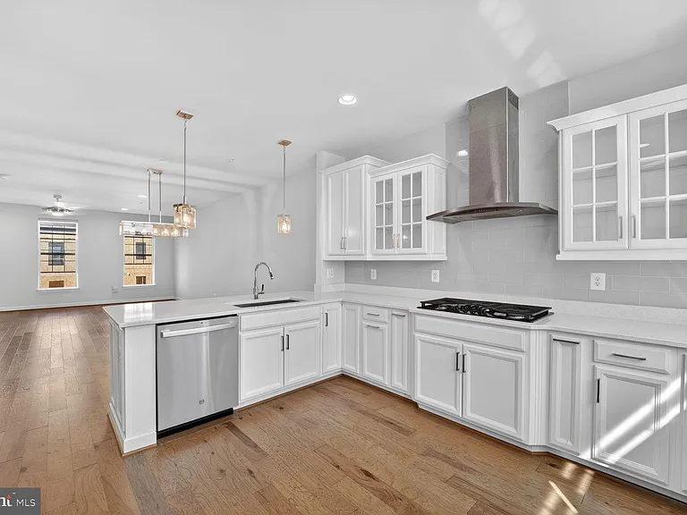 620 Halsey Way — Photo 8