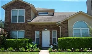 Beautiful curb appeal!