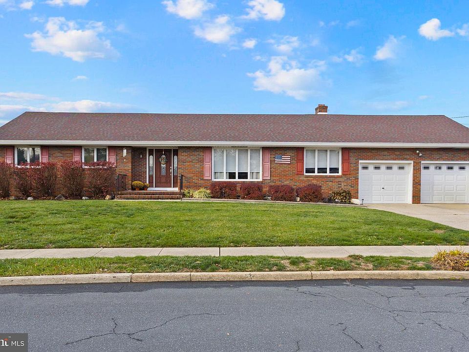 1st image of 6 Delaware Dr