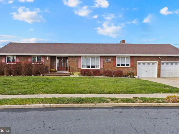 6 Delaware Dr, Bordentown, NJ 08505