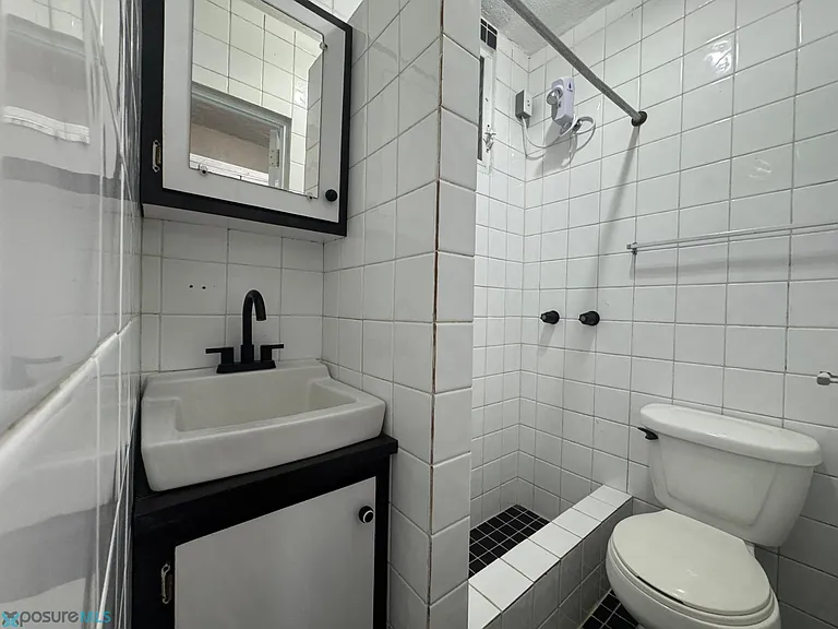 11AK Urb. Levittown Lakes Calle Paseo Magdalena 11 #11AK — Photo 5