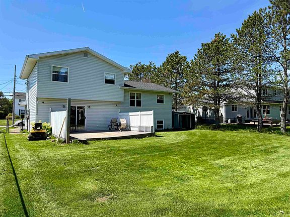 4th image of 18 Fletcher Dr