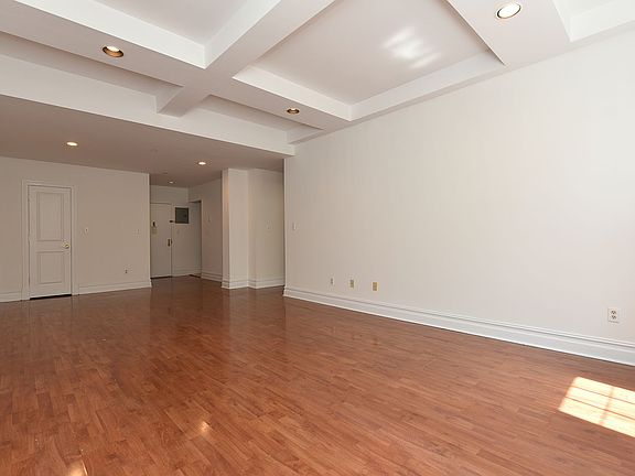 3rd image of 4502 Ditmars Blvd #112