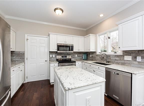 2nd image of 15126 Sharrow Bay Ct