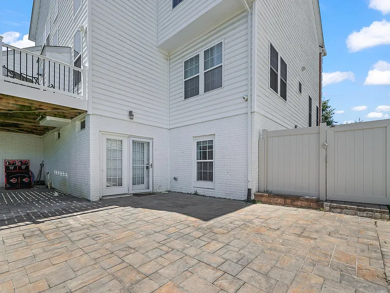 5619 Websters Way — Photo 12
