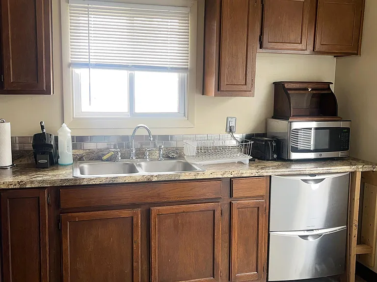 612 Liberator St — Photo 3