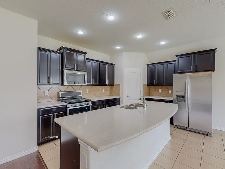 8100 Horseman Rd — Photo 10