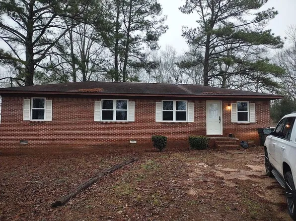 627 Cotney Cir, Roanoke, AL 36274