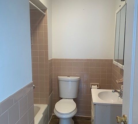 5th image of 1469 Hertel Ave APT 5