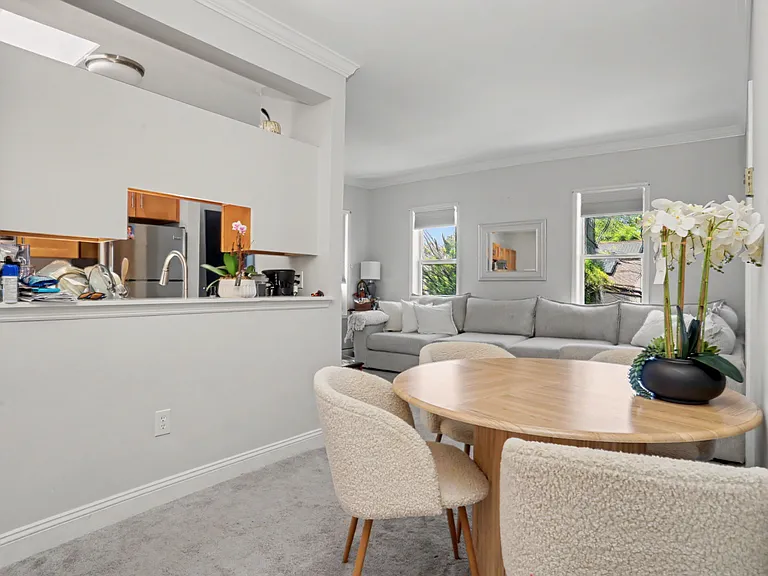 2 S New St #3 — Photo 5
