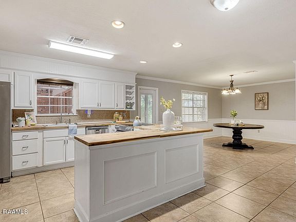 3rd image of 309 Cornelius Dr