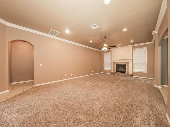 5th image of 1701 Pinewood Dr