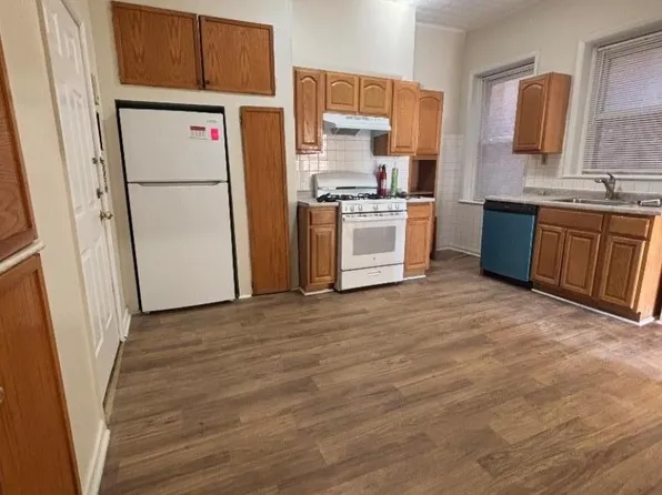 65 Malvern St APT 4, Newark, NJ 07105