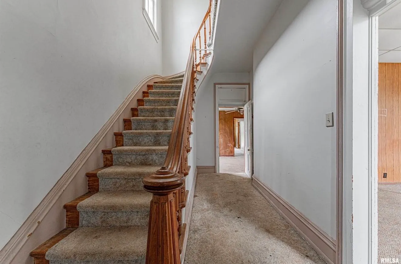5 bed, 2456 sqft, $1,100 — Photo 4