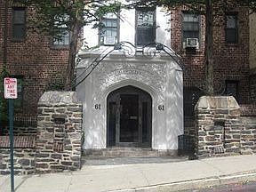 4th image of 61 W Grand St APT 3D