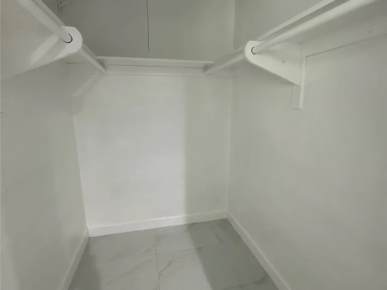 9842 Cheshire Ave — Photo 5