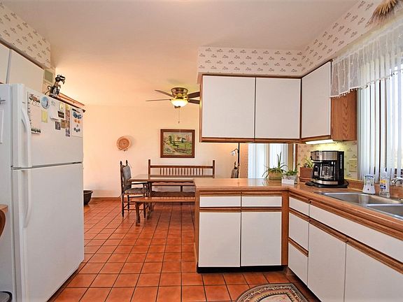 5th image of 20385 Matterhorn Dr