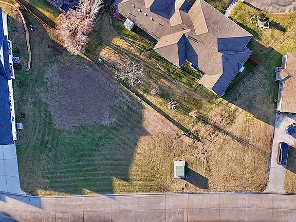 3rd image of 5421 Zephyr Ln