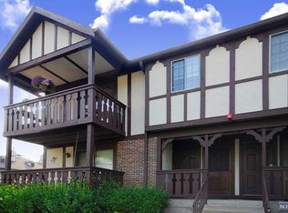 2909 Hemingway Ln, Mahwah, NJ 07430