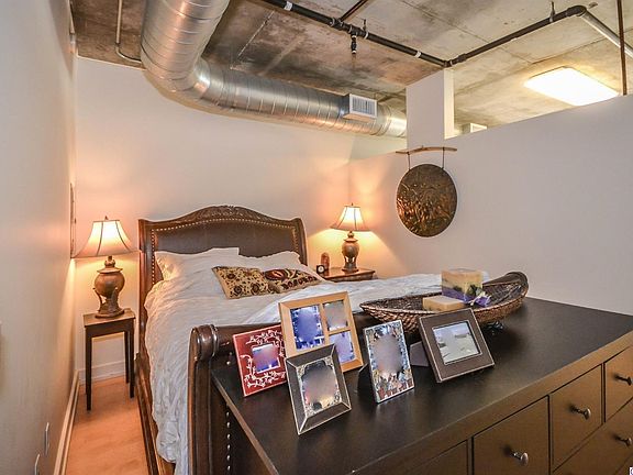 4th image of 645 W 9th St APT 636