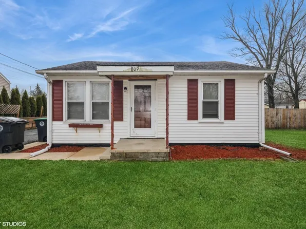 809 W 7th Pl, Hobart, IN 46342