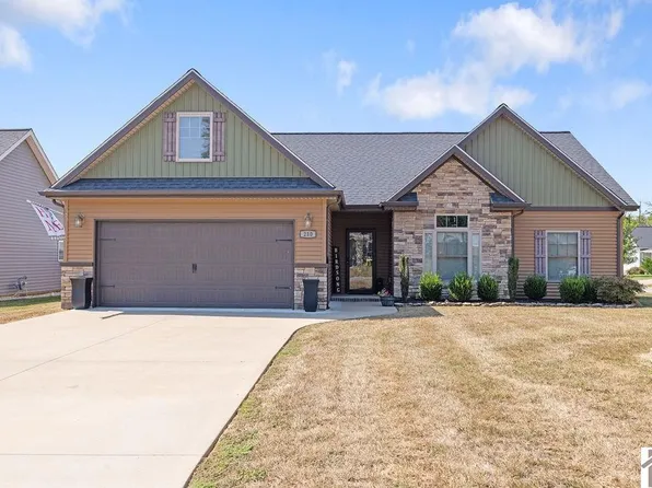 210 Hunters Ridge Dr, Paducah, KY 42001