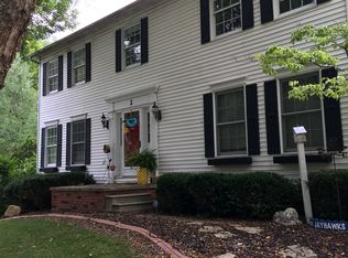 2 White Oak Rd, Springfield, IL 62711