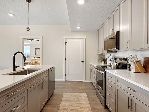 4th image of 961 W Akoya Pearl Rd #301