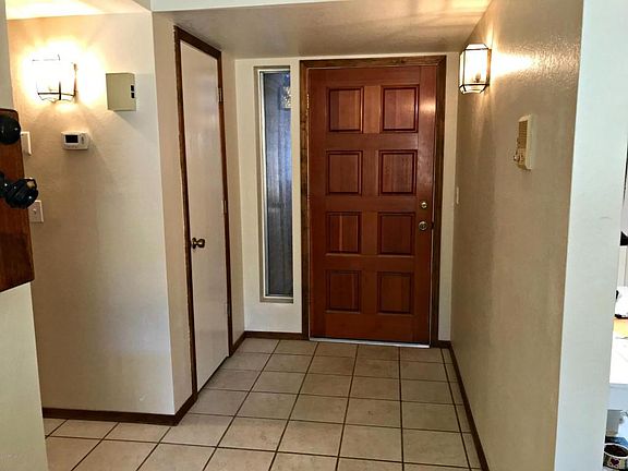 3345-16 Entry coat closet