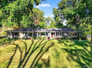 814 Mary Meadows Ln, Saint Louis, MO