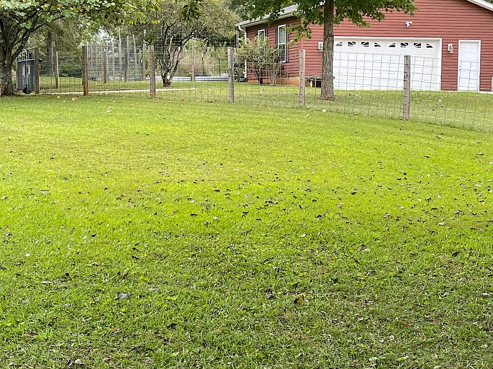 1st image of 704 Bethany Rd