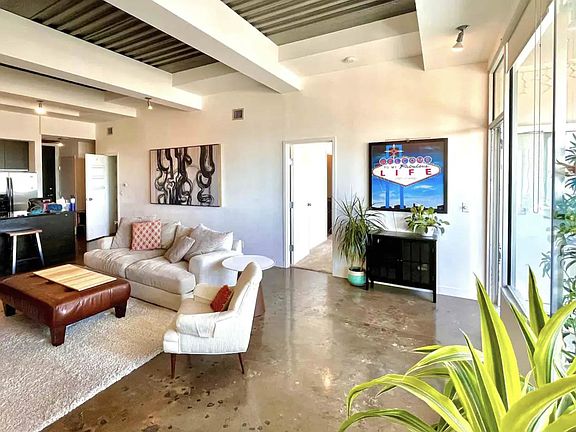 4th image of 2323 Victory Ave #201