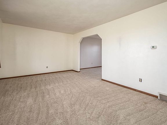 4th image of 2733 W 37th St