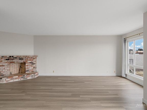 5th image of 3225 Vicente St APT 5