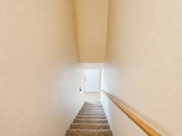 2710 Vernice Loop #B — Photo 9