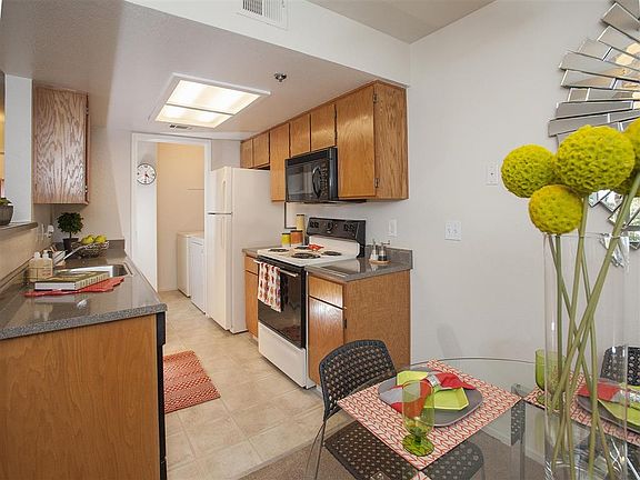 1x1 Kitchen Area
