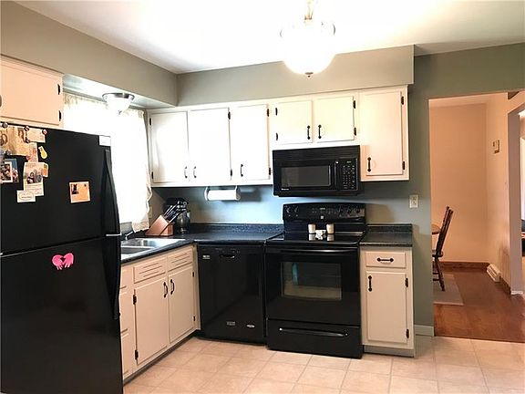 4th image of 133 Irene Dr