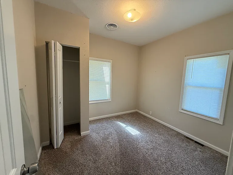1826 N Jackson Ave — Photo 13