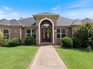 3200 Village East Dr, North Little Rock, AR 72120