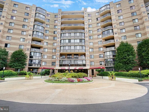8360 Greensboro Dr APT 707, Mc Lean, VA 22102